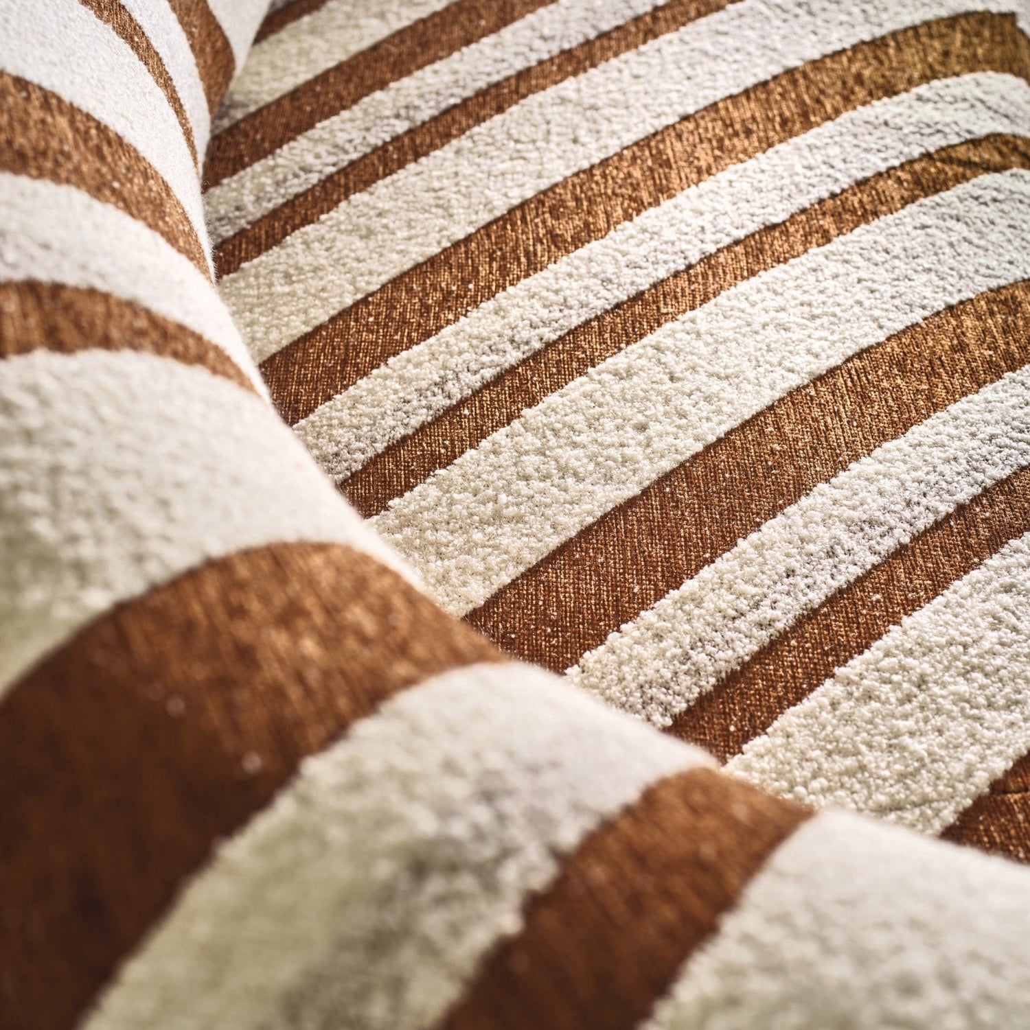 Luxe strepen stoffen selected wallpapers & interiors