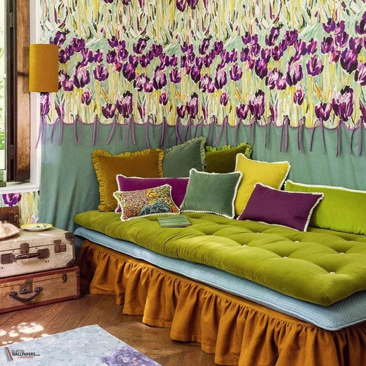 Black Tulips behang-Pierre Frey-wallpaper-tapete-Selected-Wallpapers-Interiors