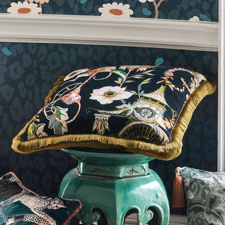 Euphoria Velvet Kussen-Kussen-Romo-Kissen-Cushion-Selected Interiors