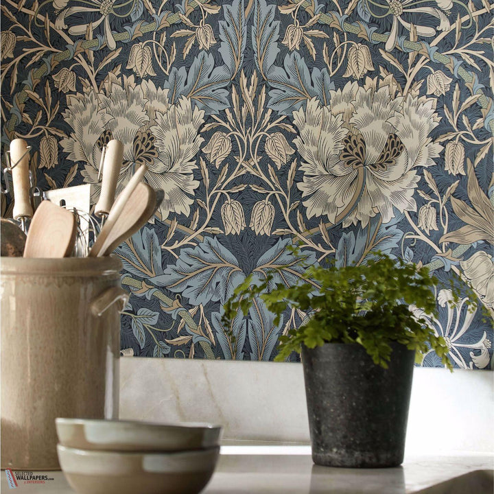 Honeysuckle and Tulip behang-behang-Morris & Co-Selected Wallpapers &amp; Interiors