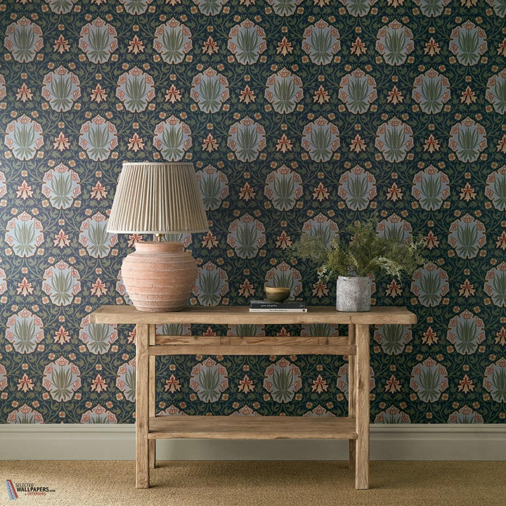 Iris & Rose behang-Morris & Co-Selected Wallpapers-Interiors