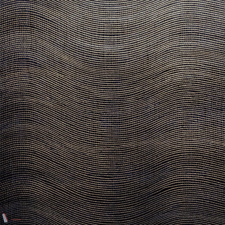 Kota behang-Casamance-Noir doré-Meter (M1)-Selected Wallpapers-Interiors