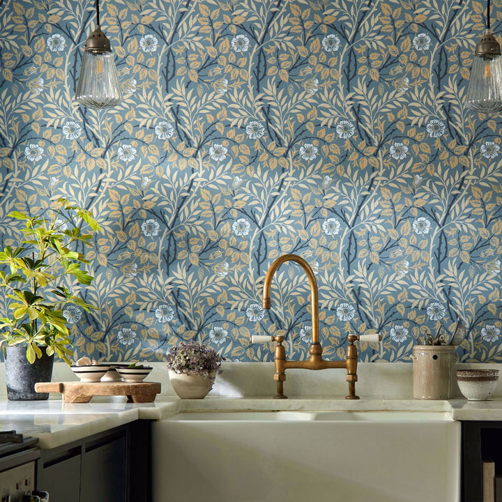 Sweet Briar behang-behang-Morris & Co-Selected Wallpapers &amp; Interiors